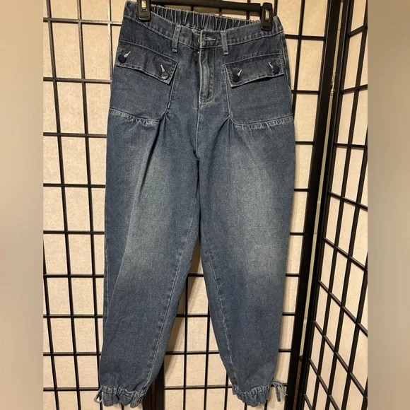 Blue High-Waist Relaxed Jeans for Women With Tie Ankles - Picture 4 of 8
